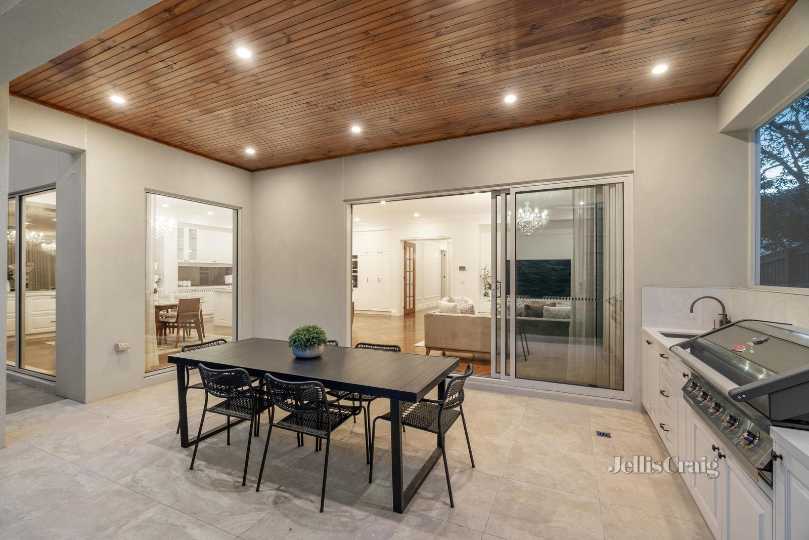 2 Jubilee Street, Mount Waverley image 18