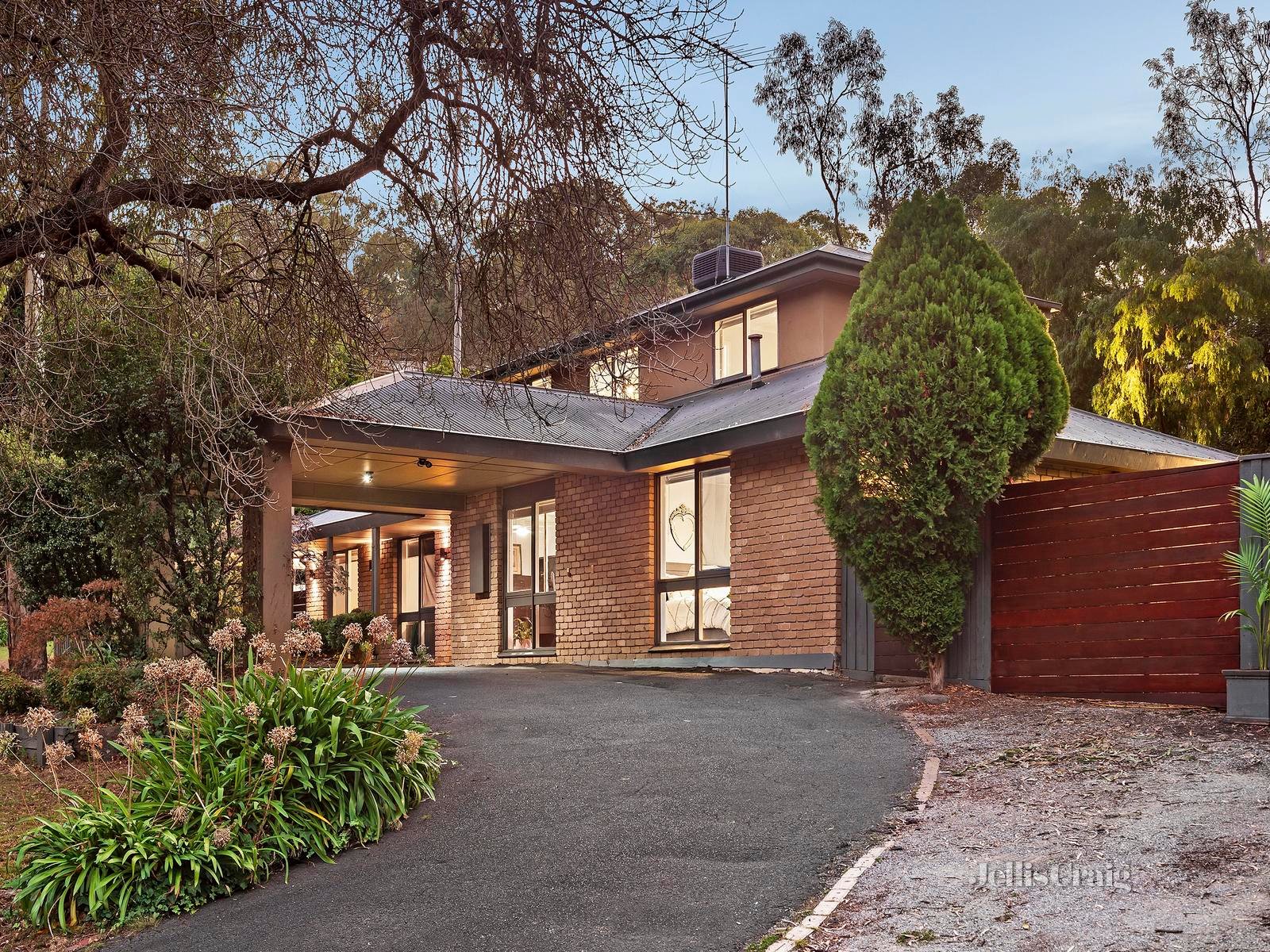 2 Judith Avenue, Warrandyte image 2