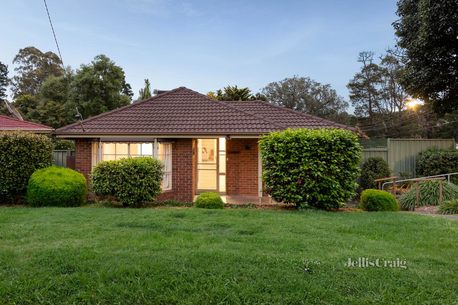 2 Jull Parade, Ringwood North image 1