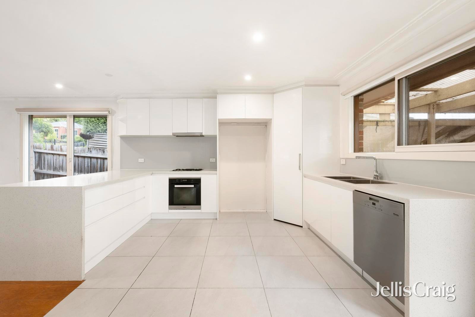 2 Kara Court, Montrose image 4