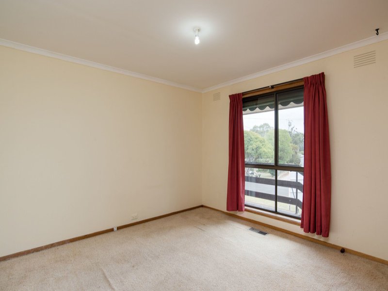 2 Karin Court, Mooroolbark image 8