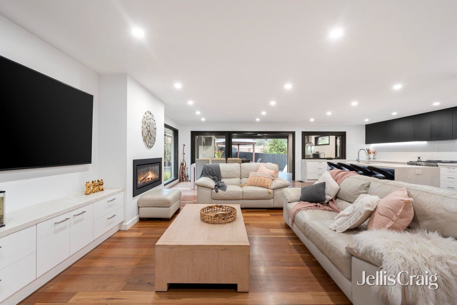 2 Karin Court, Mooroolbark image 3