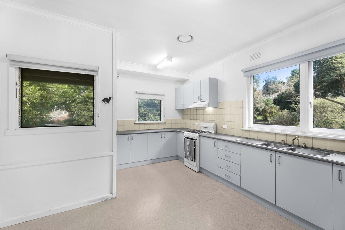 2 Kenbry Road, Heathmont image 4