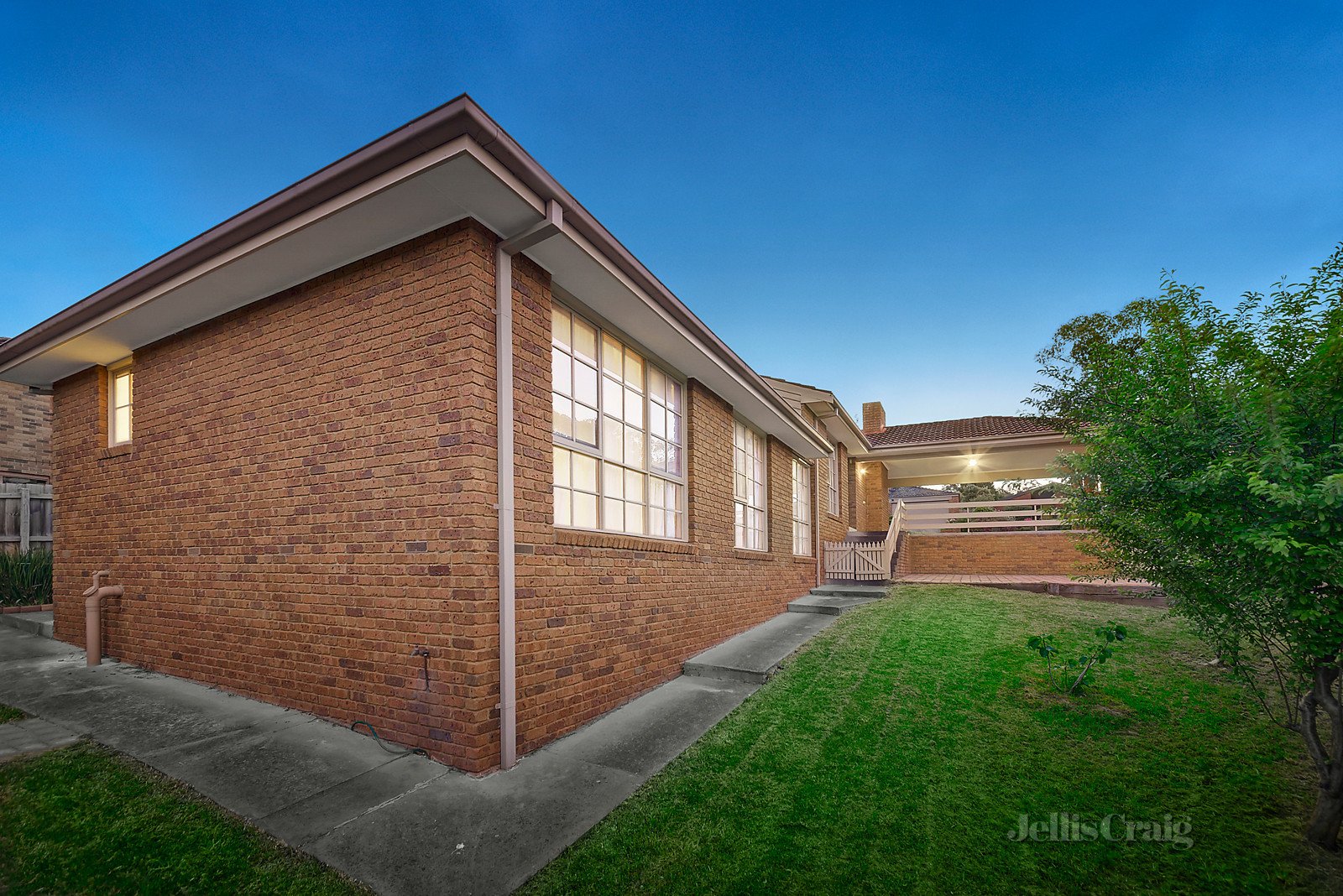 2 Kent Court, Doncaster East image 9