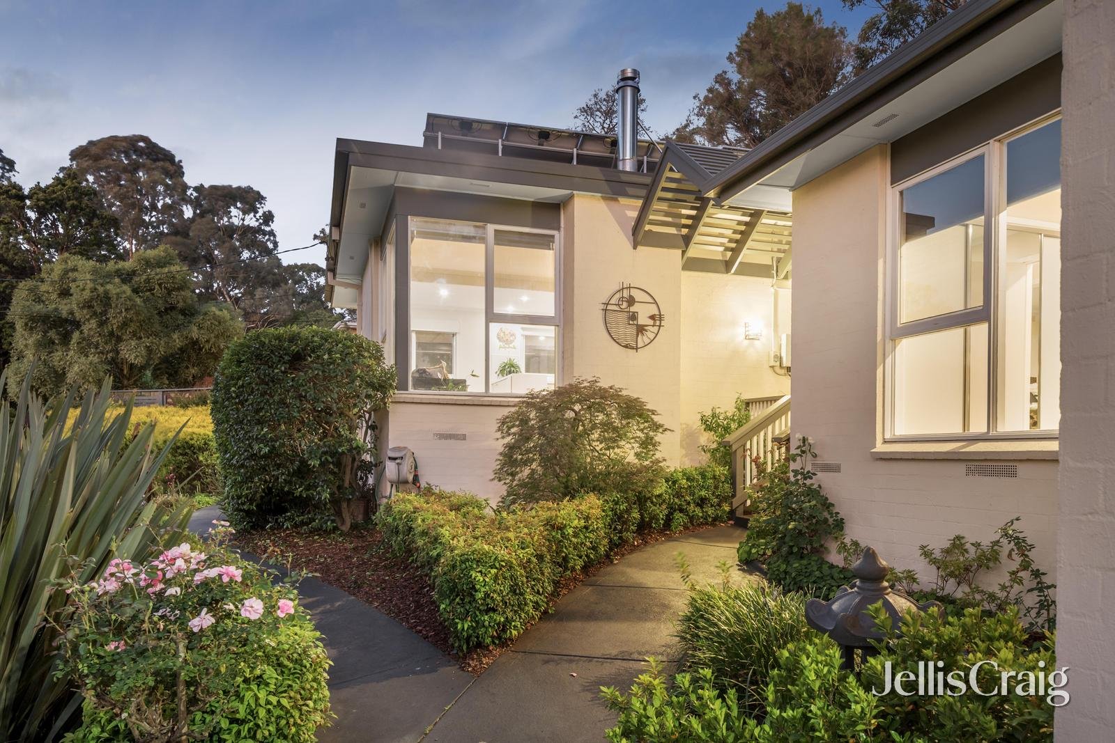 2 Kent Court, Eltham image 2