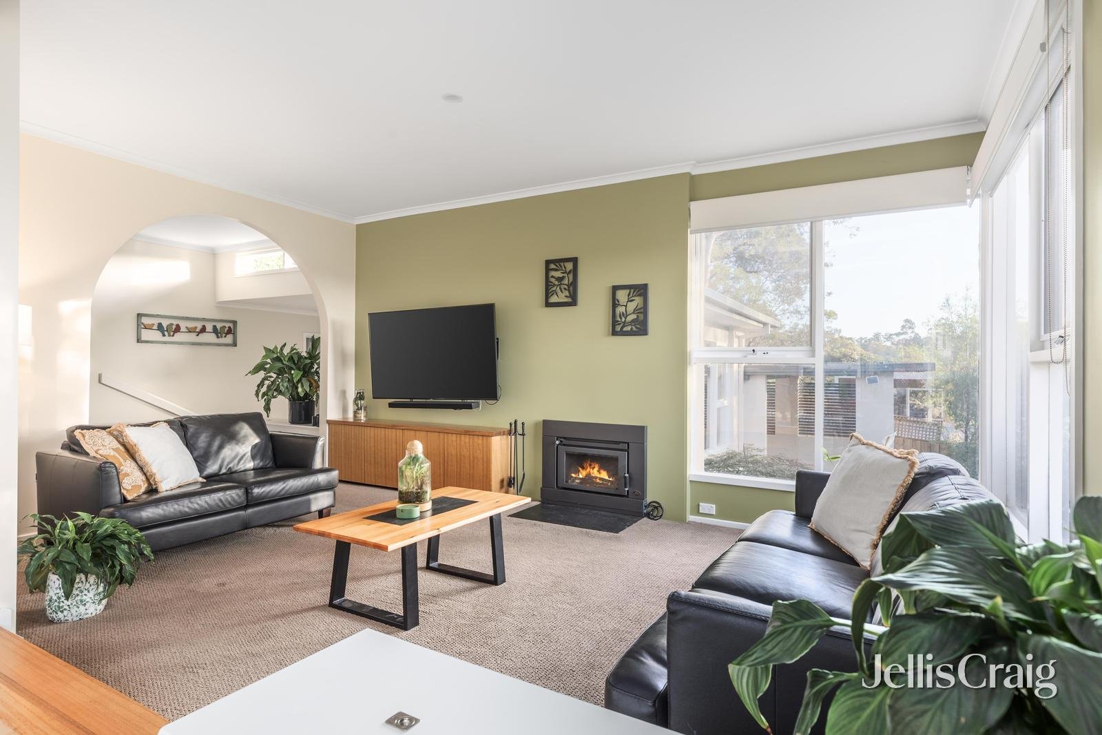 2 Kent Court, Eltham image 7