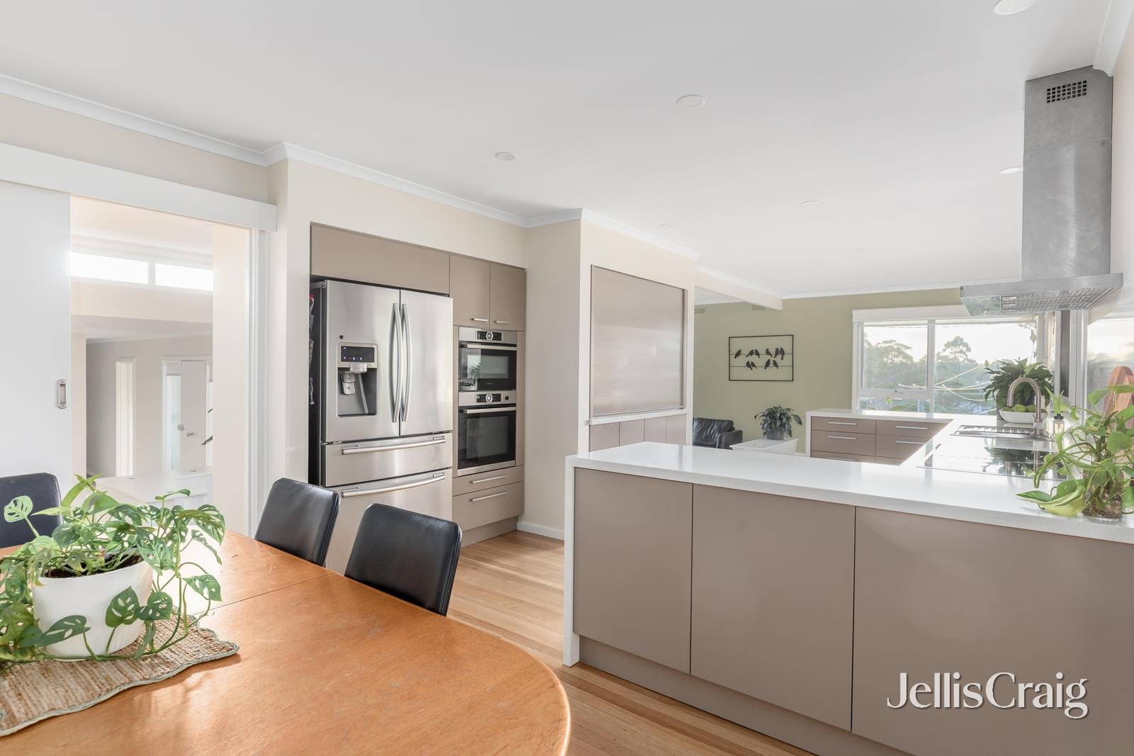 2 Kent Court, Eltham image 12