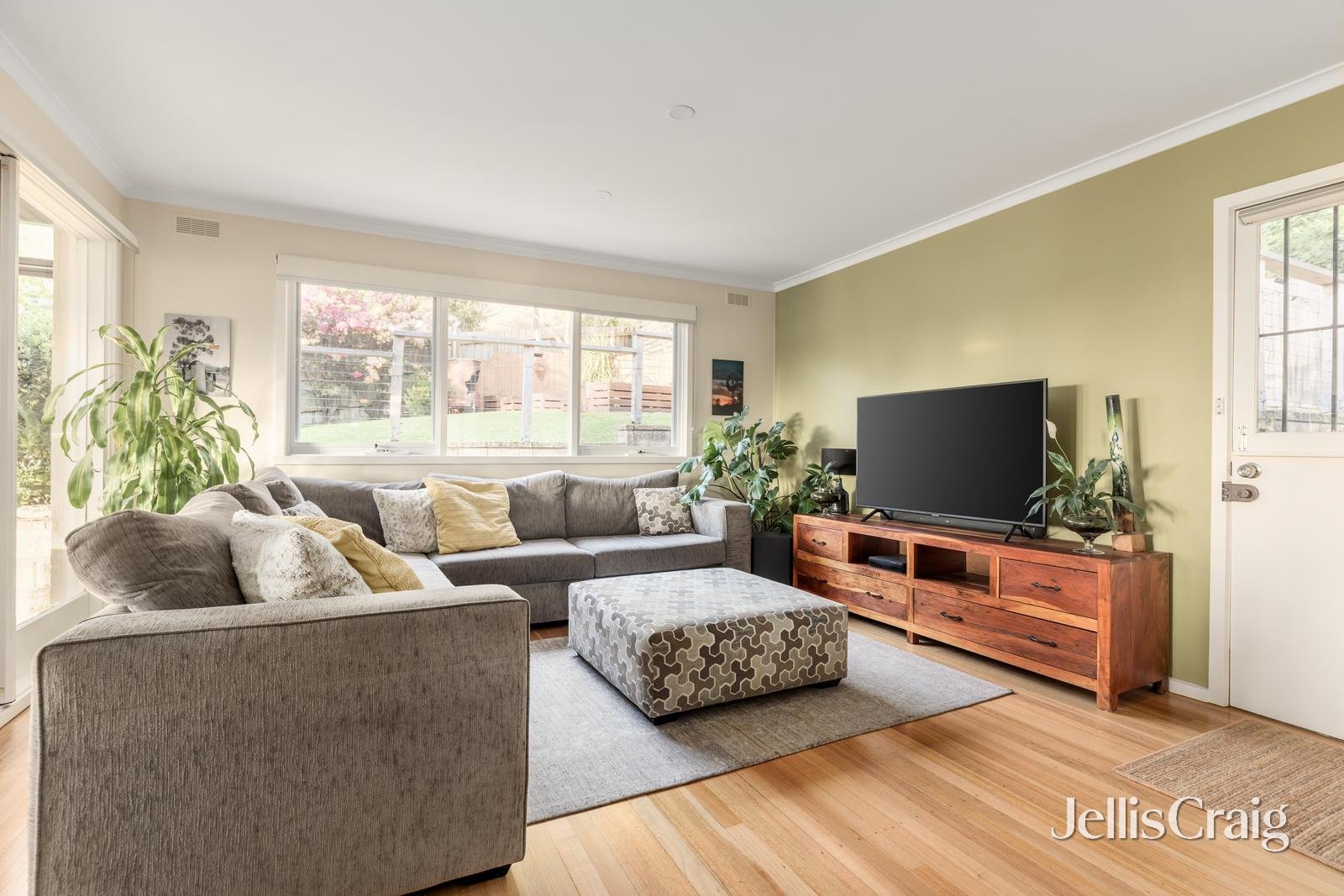 2 Kent Court, Eltham image 15