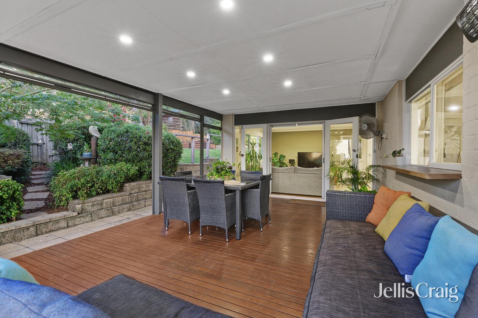 2 Kent Court, Eltham image 18