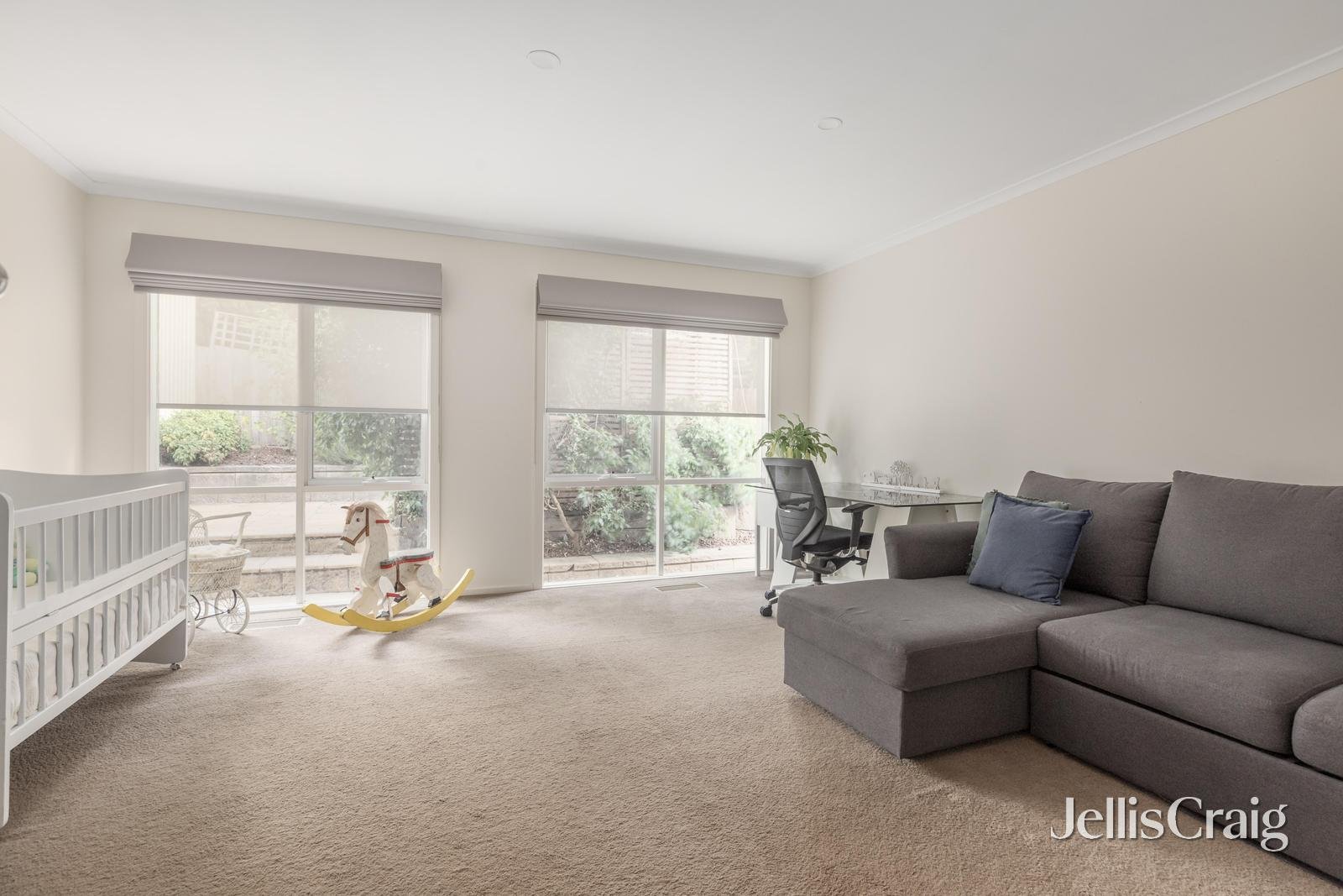 2 Kent Court, Eltham image 21