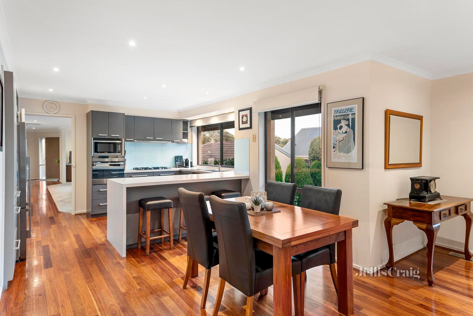 2 Kingsbridge Court, Croydon Hills image 5