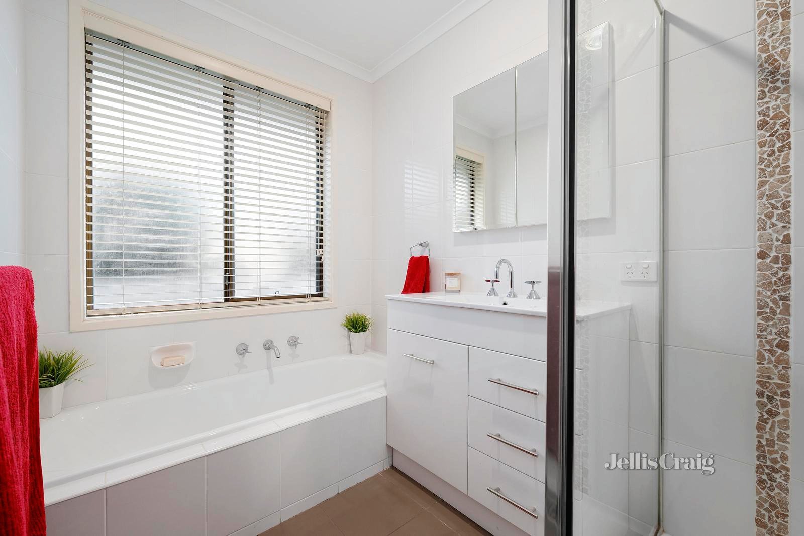 2 Kingsbridge Court, Croydon Hills image 10