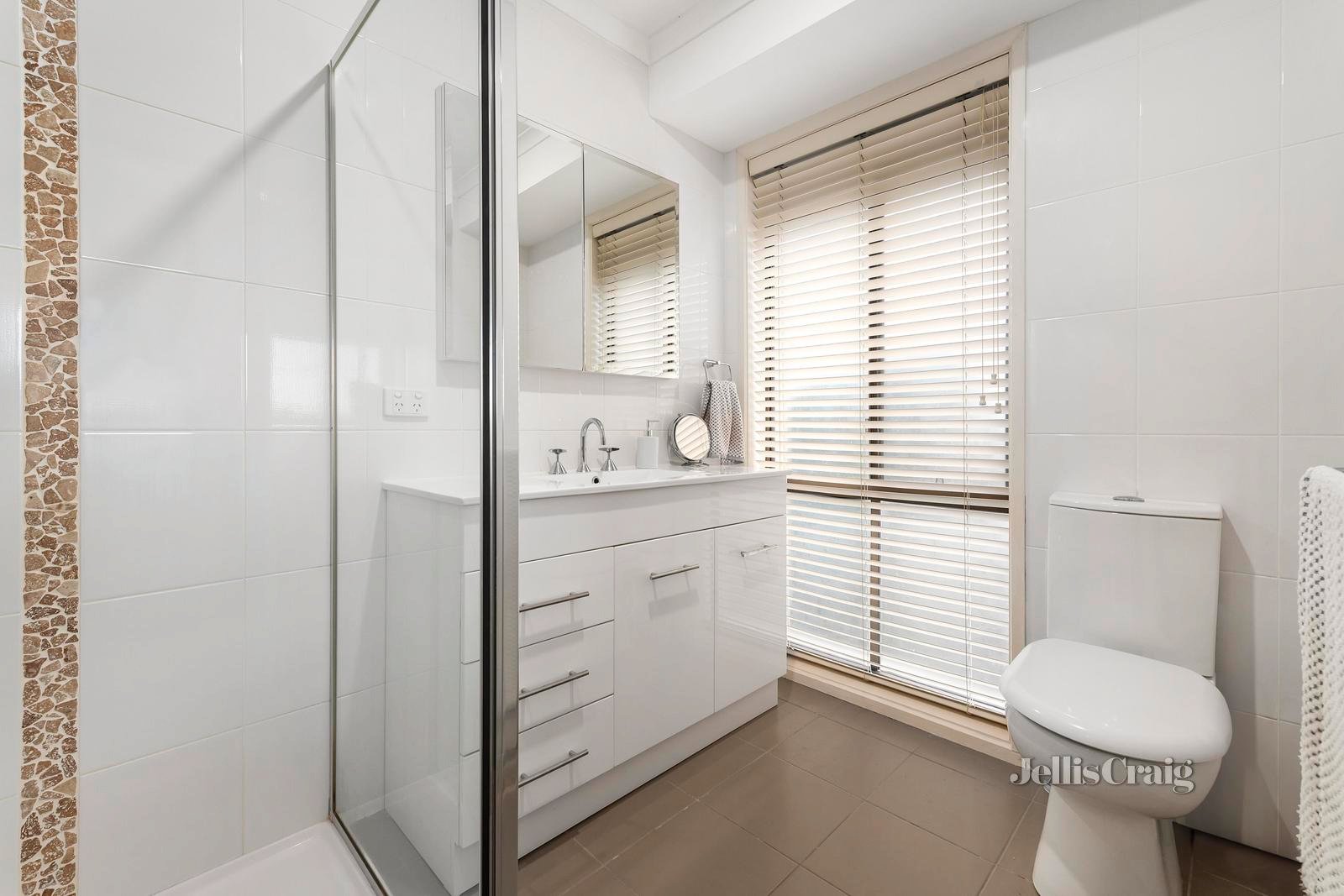 2 Kingsbridge Court, Croydon Hills image 12