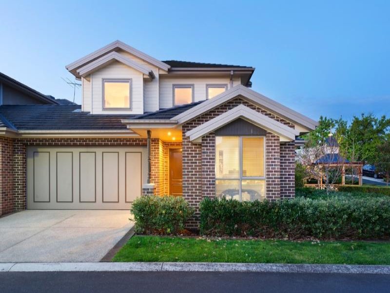 2 Kingswood Rise, Box Hill South image 1