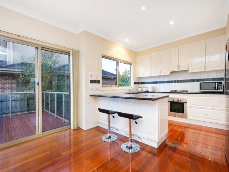 2 Kingswood Rise, Box Hill South image 6