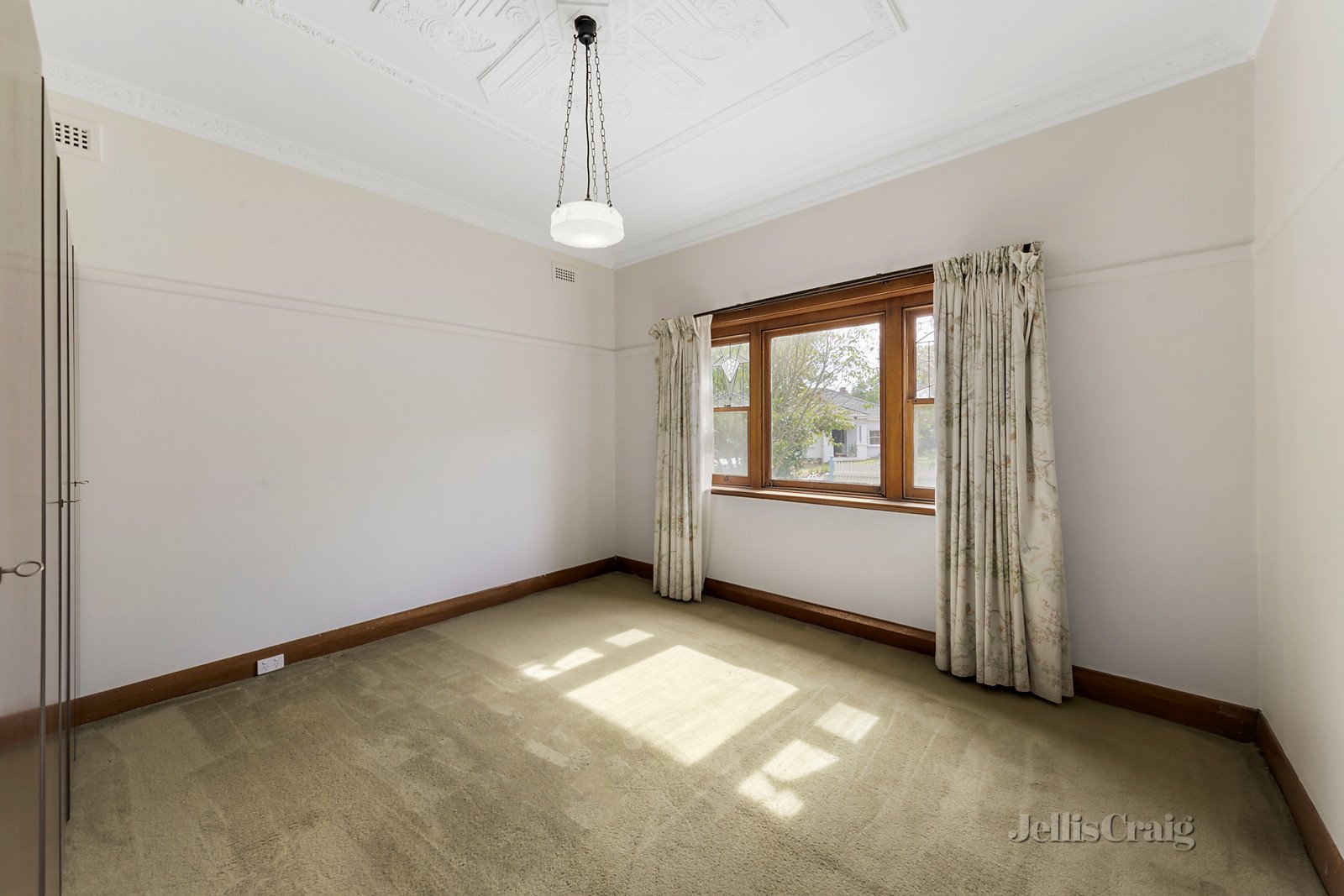 2 Kirkwood Drive, Camberwell image 7