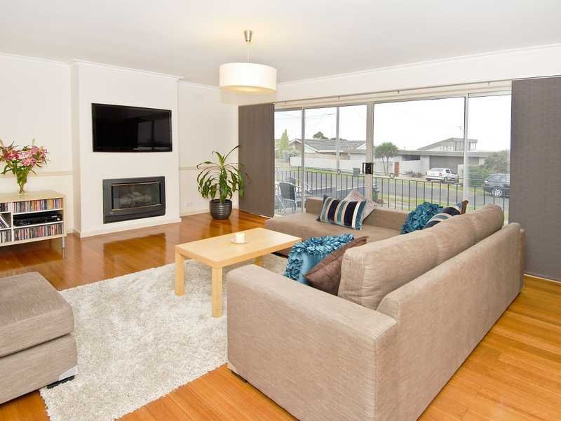 2 Kirriemuir Street, Hamlyn Heights image 2