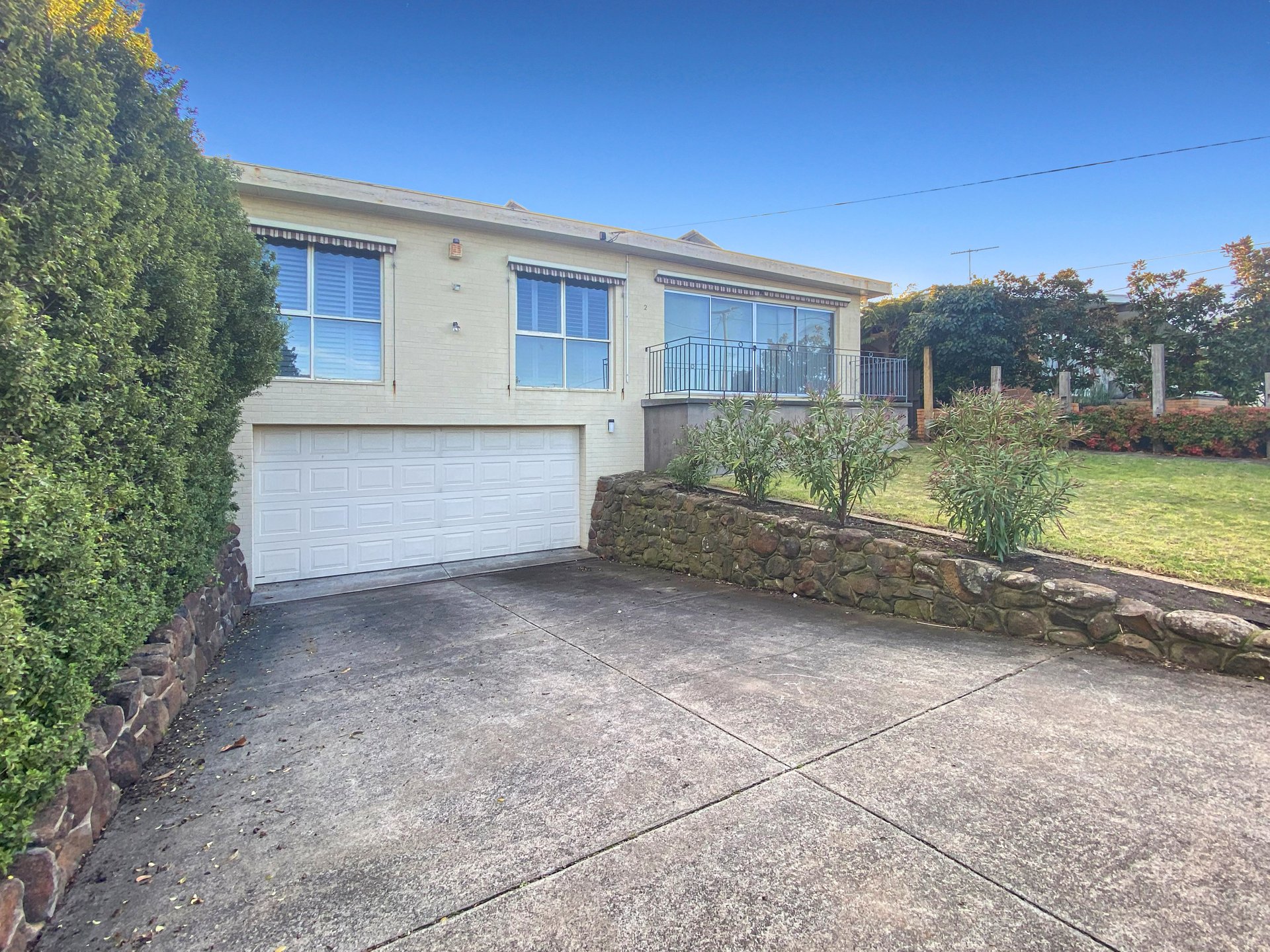 2 Kirriemuir Street, Hamlyn Heights image 1
