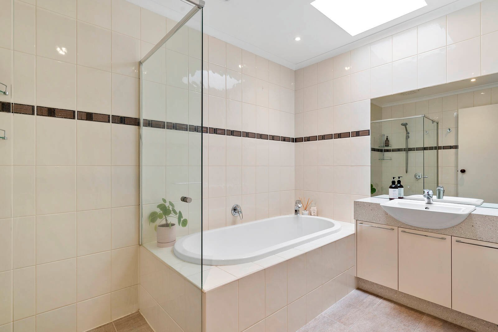 Property Gallery Thumbnail 7
