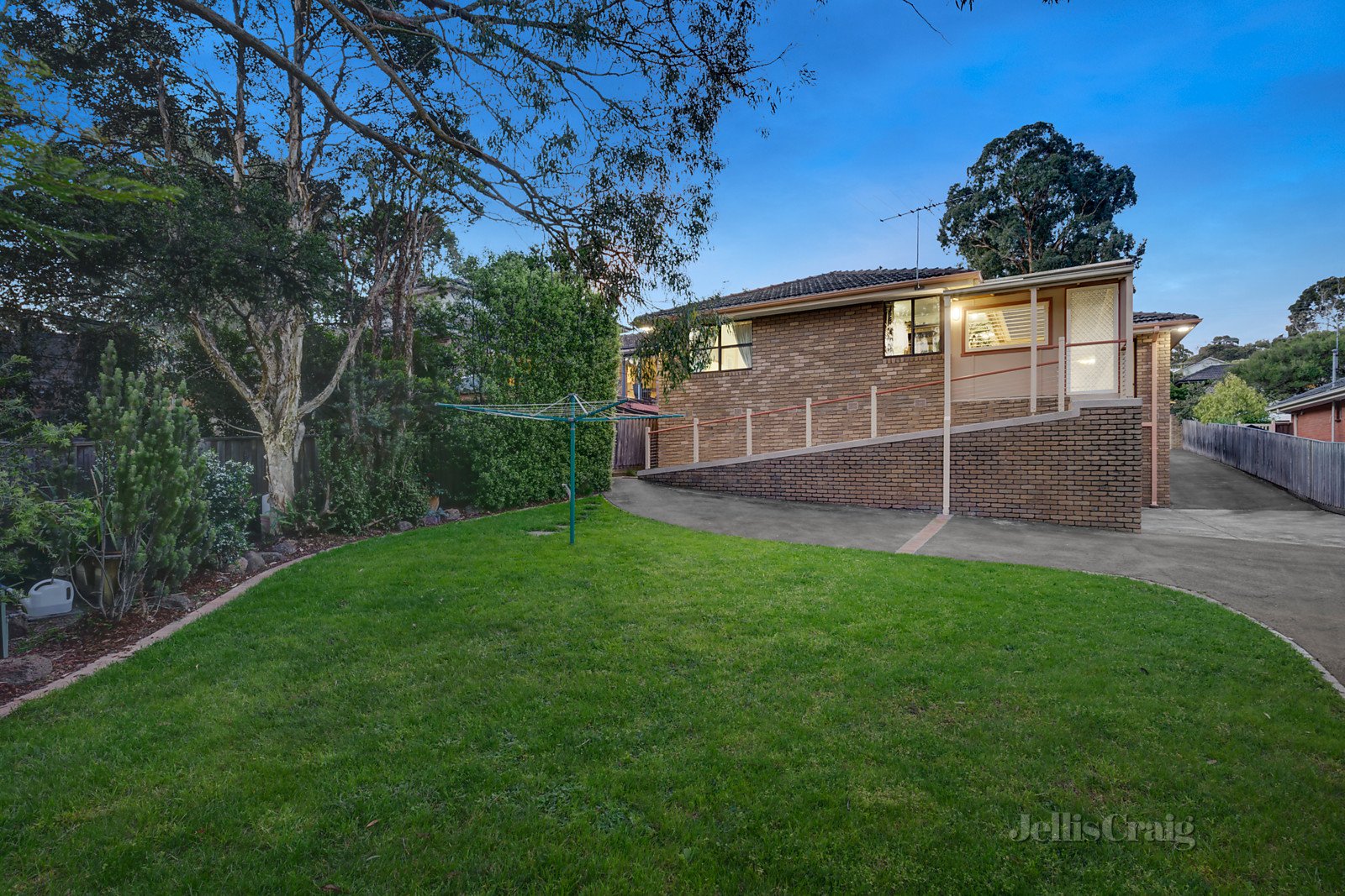 2 Kulnine Avenue, Mitcham image 9