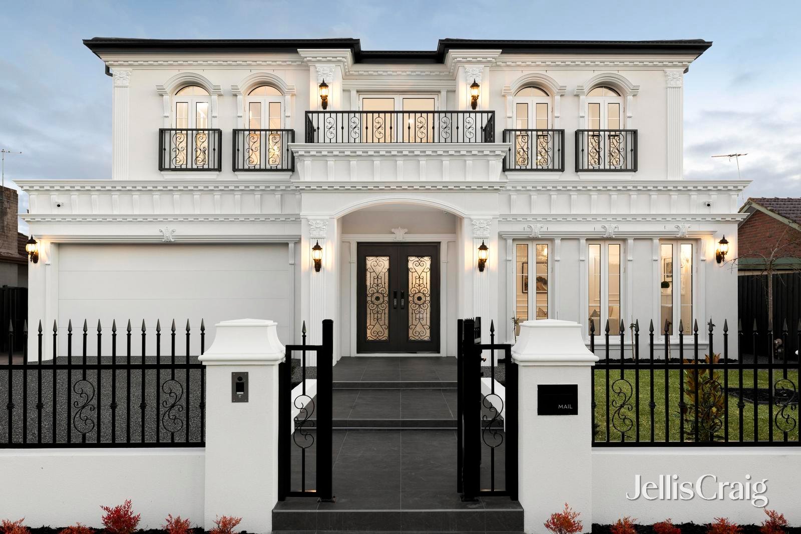2 Kurrajong Avenue, Glen&nbsp;Waverley image 1