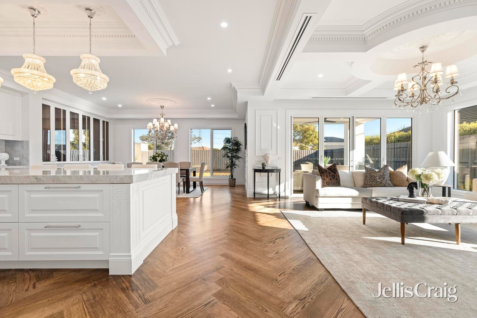 2 Kurrajong Avenue, Glen&nbsp;Waverley image 2