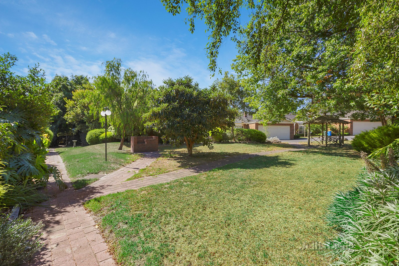 2 Lalla Court, Kew image 8