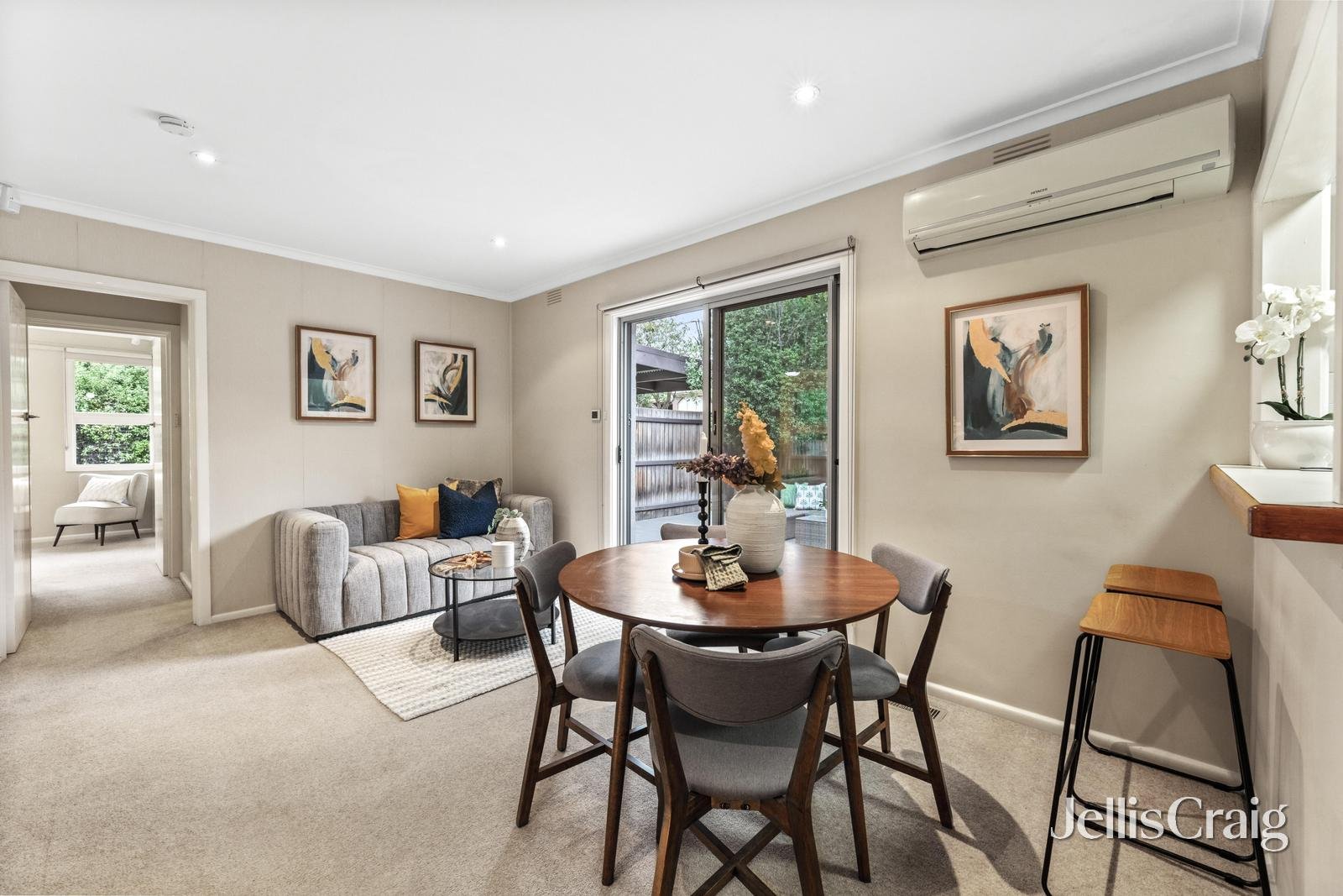 2 Landen Avenue, Glen Waverley image 5