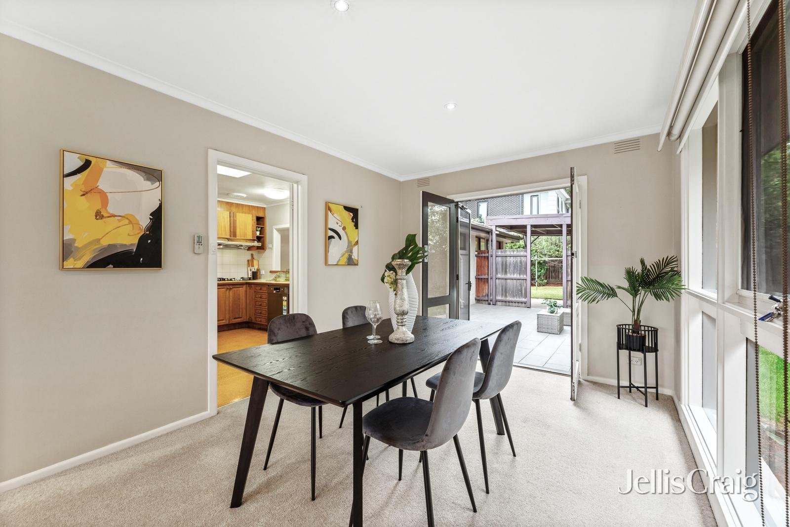 2 Landen Avenue, Glen Waverley image 6