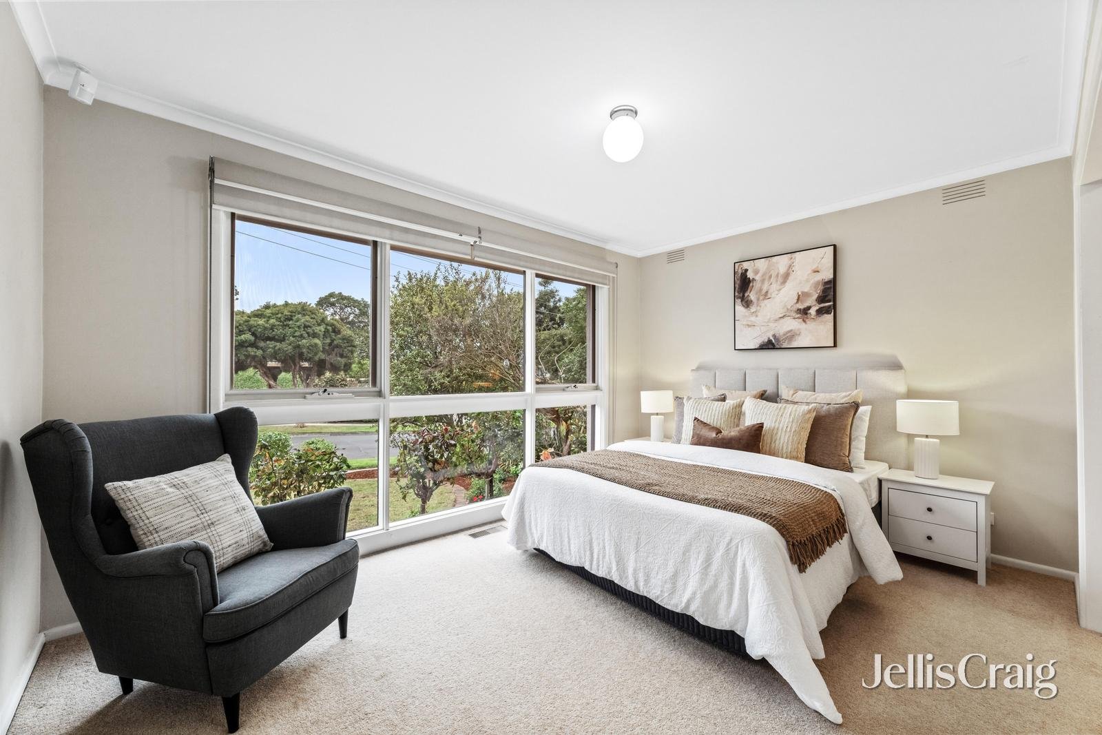 2 Landen Avenue, Glen Waverley image 7