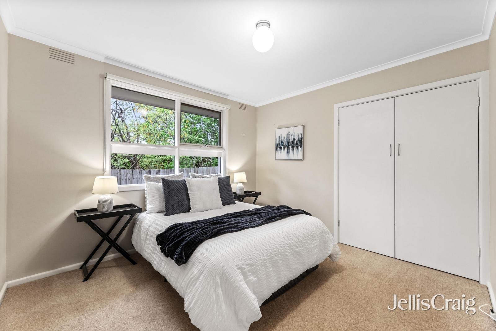 2 Landen Avenue, Glen Waverley image 9