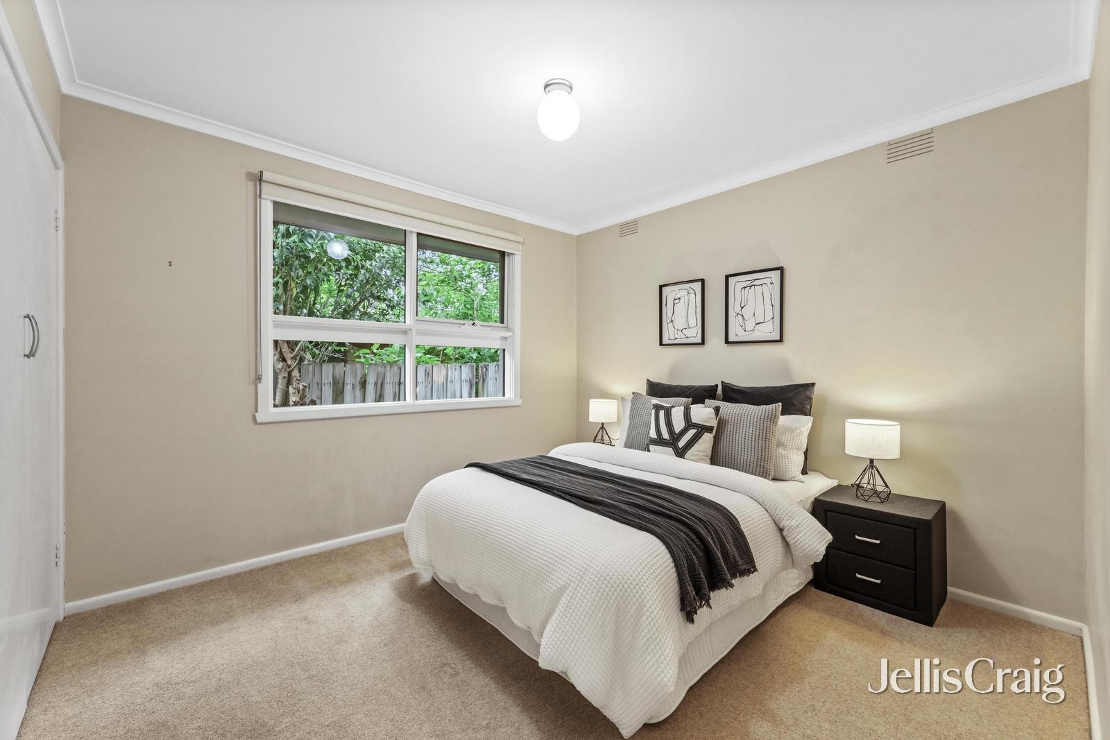 2 Landen Avenue, Glen Waverley image 10