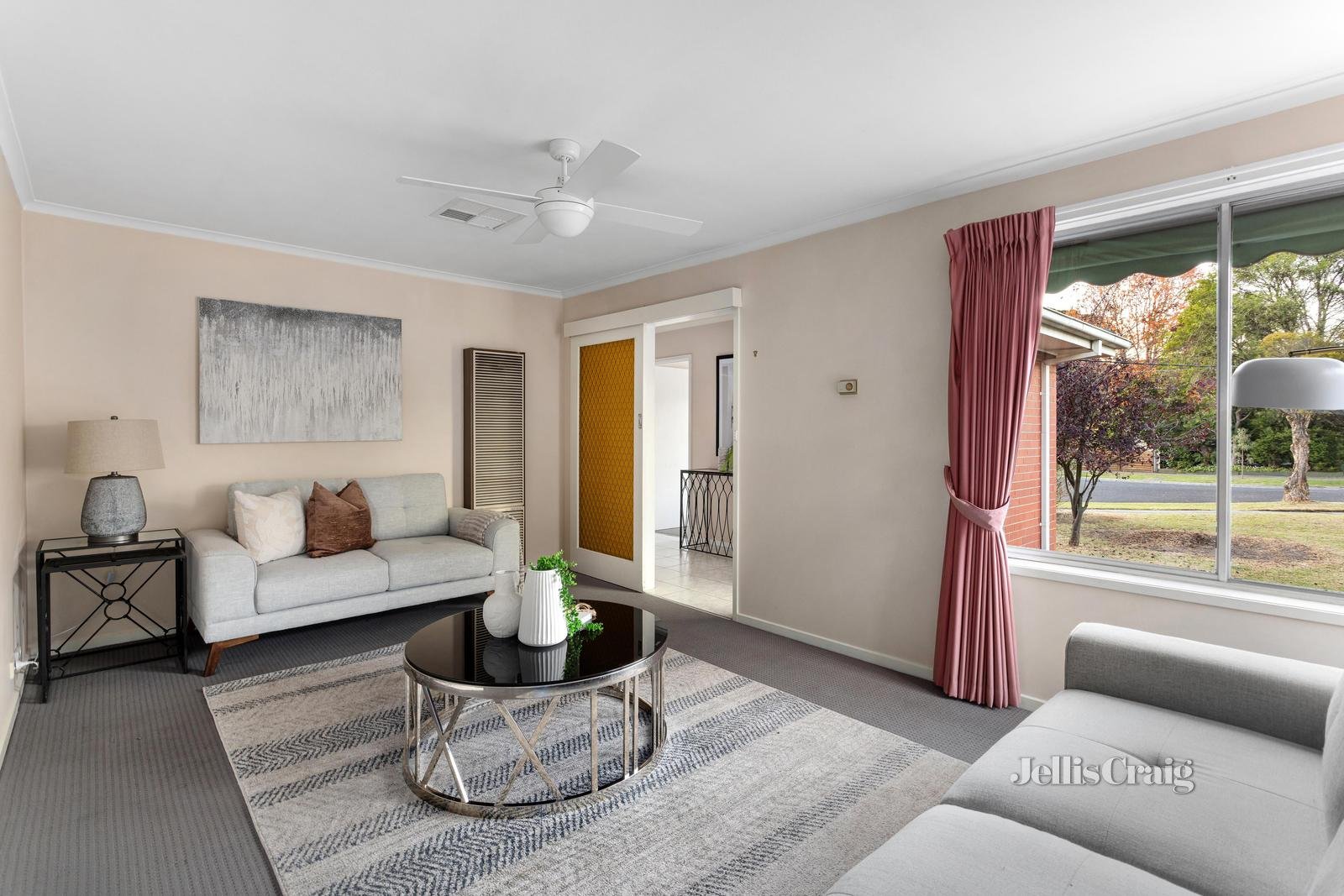 2 Langley Place, South Morang image 3