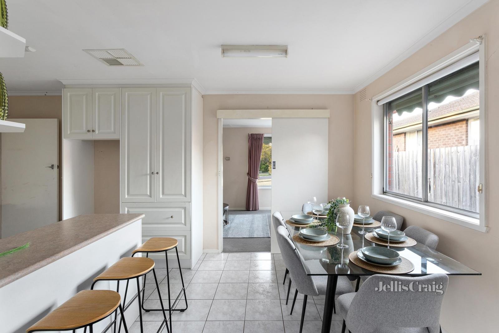 2 Langley Place, South Morang image 6