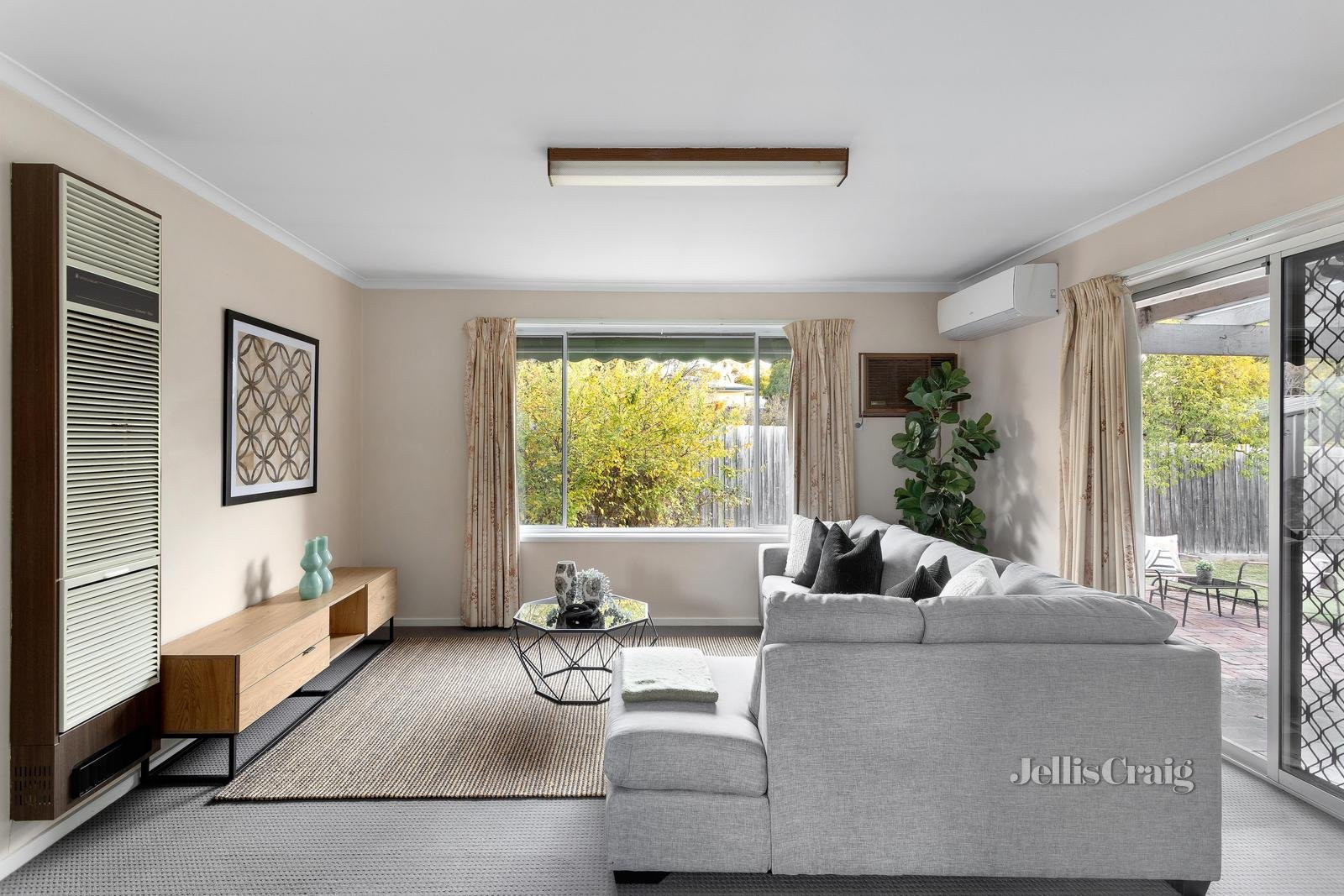 2 Langley Place, South Morang image 7