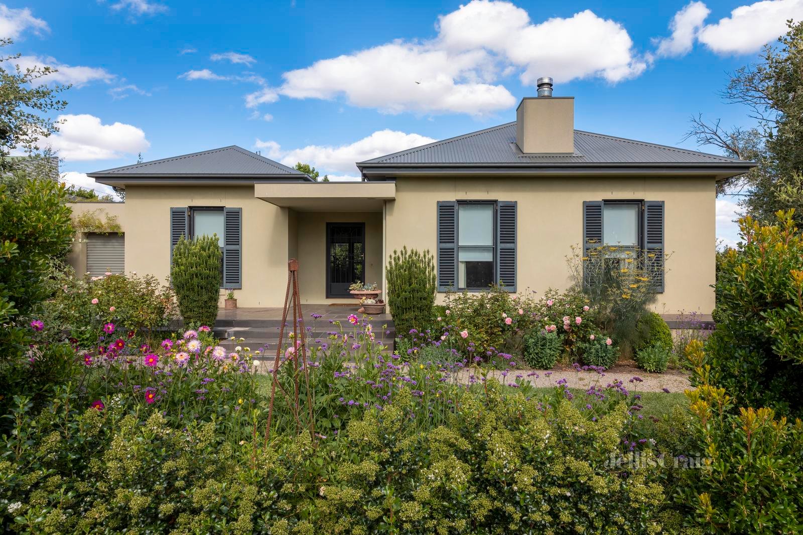 2 Langley Street, Kyneton image 1