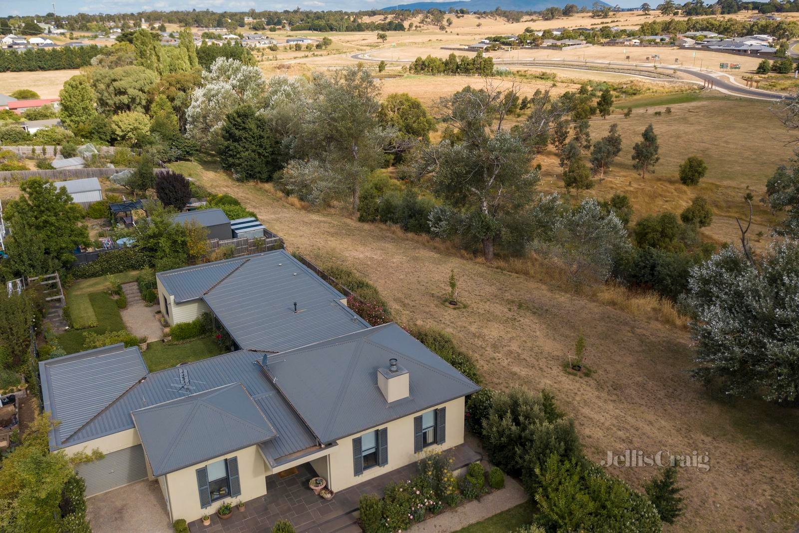 2 Langley Street, Kyneton image 3