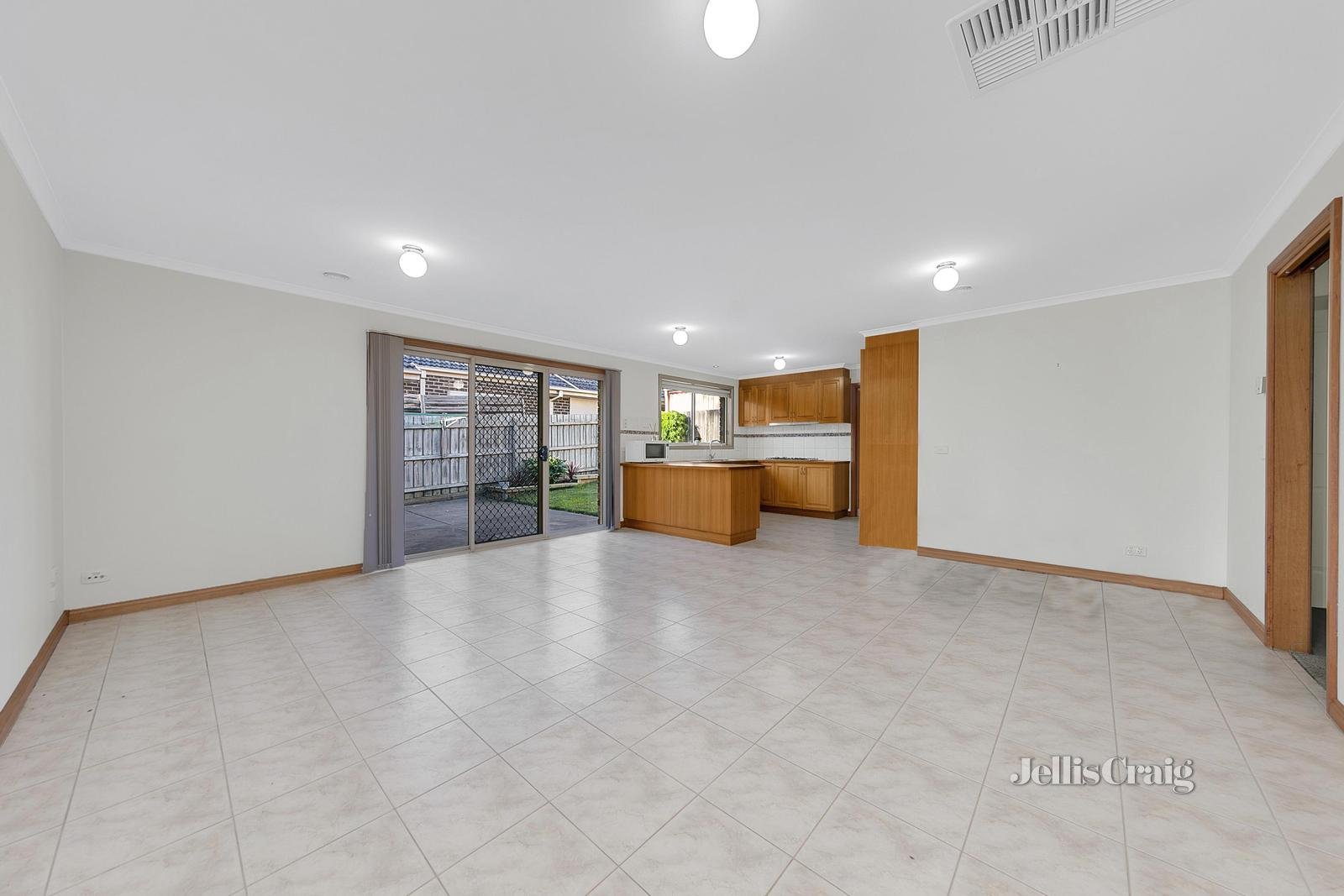 2 Lapwing Road, South Morang image 4