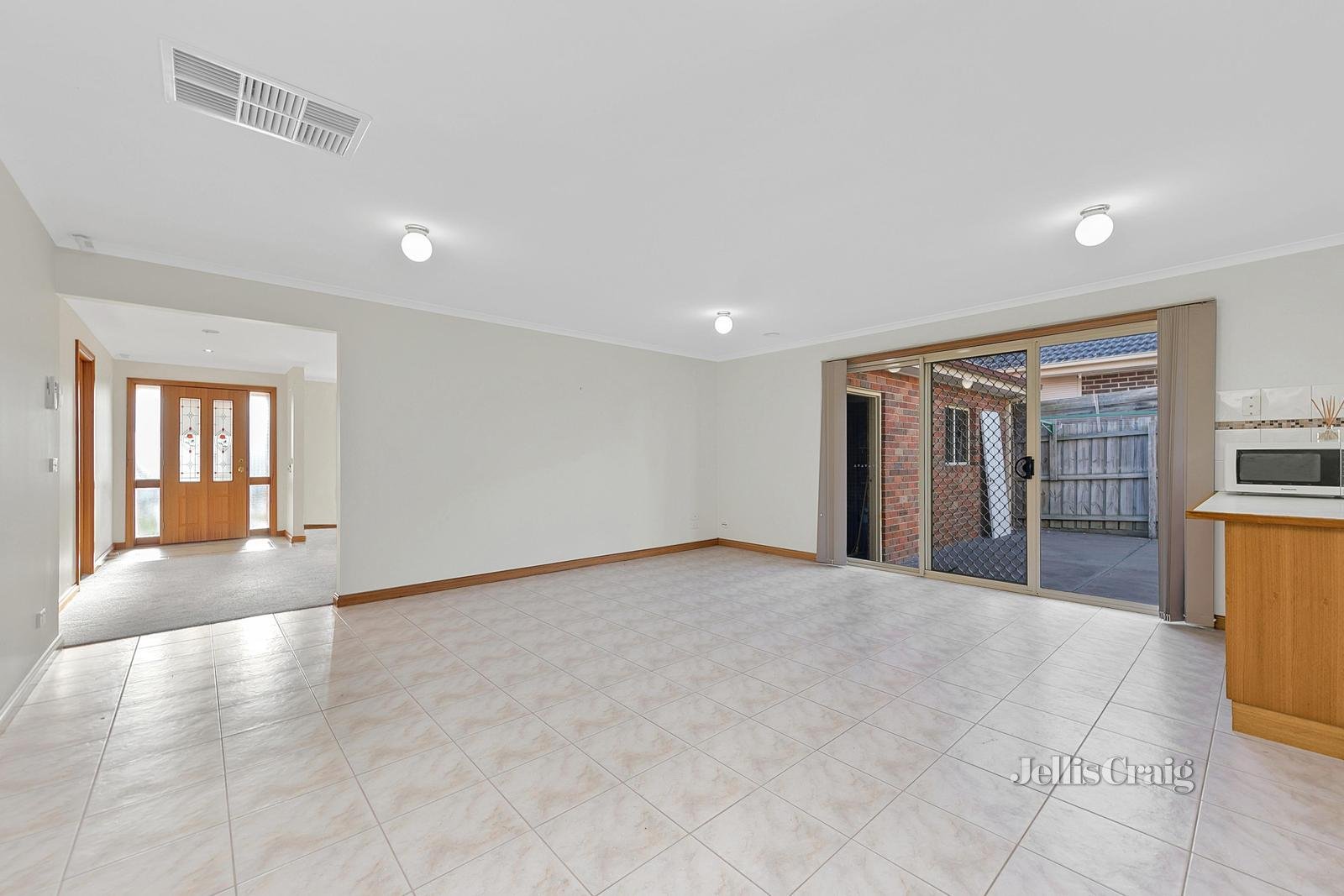 2 Lapwing Road, South Morang image 7