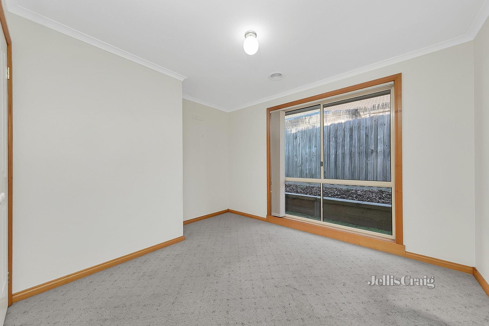 2 Lapwing Road, South Morang image 8