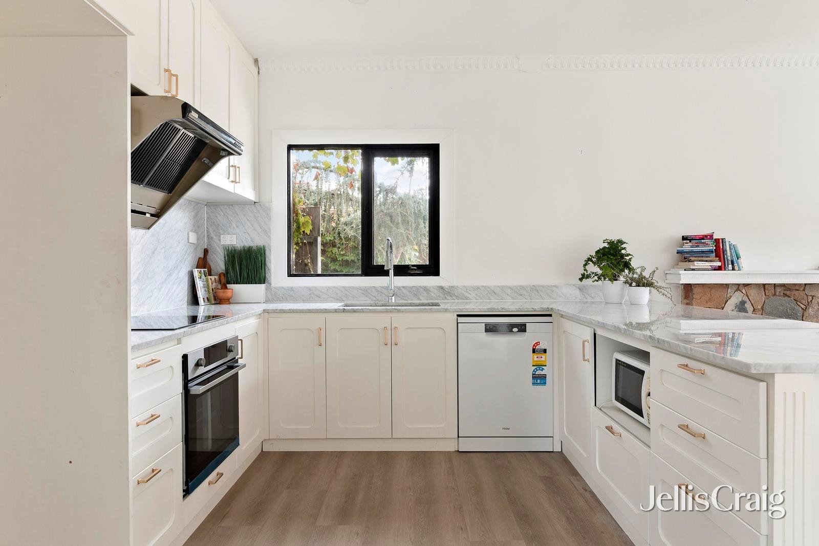 2 Lebanon Street, Strathmore image 4