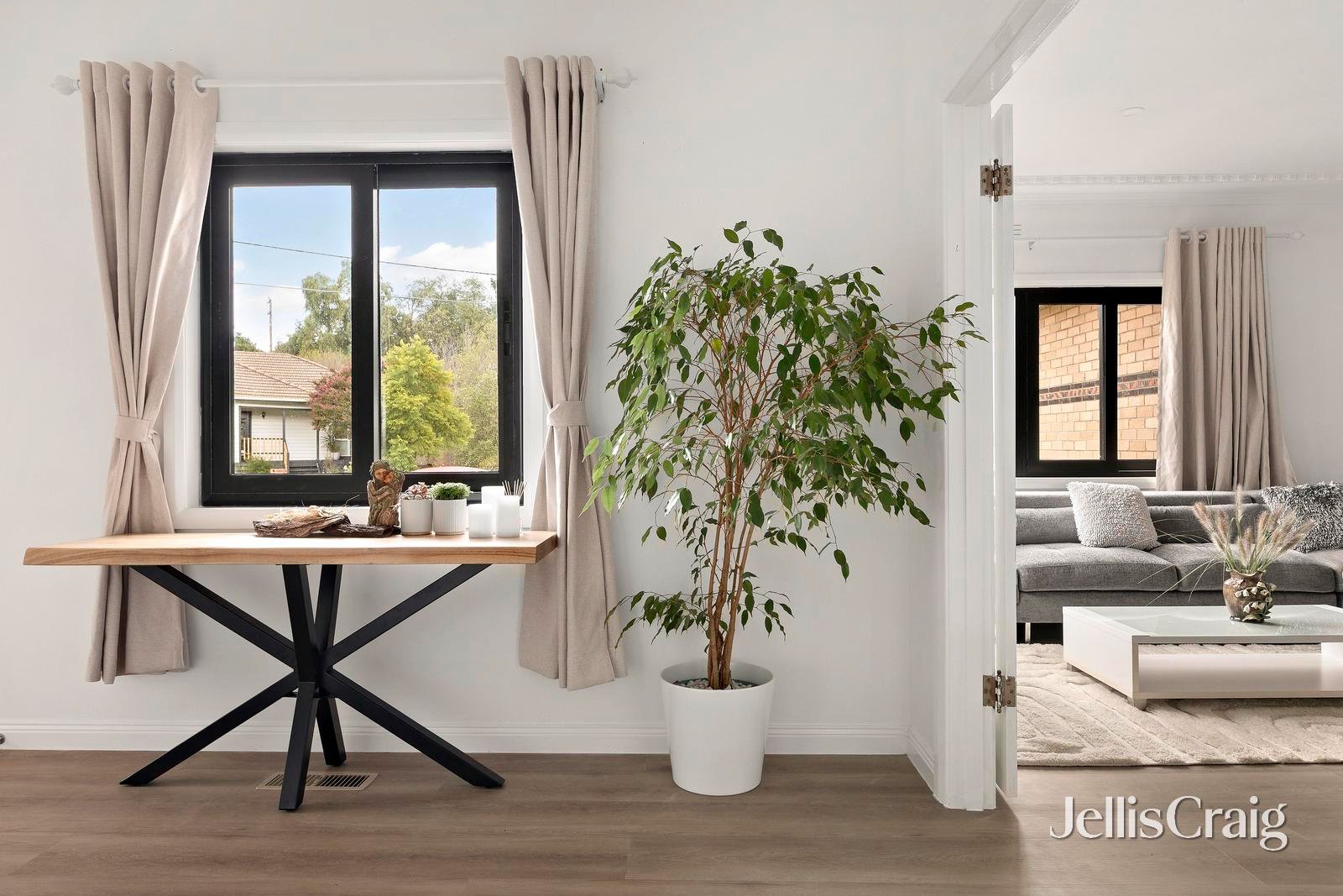 2 Lebanon Street, Strathmore image 8