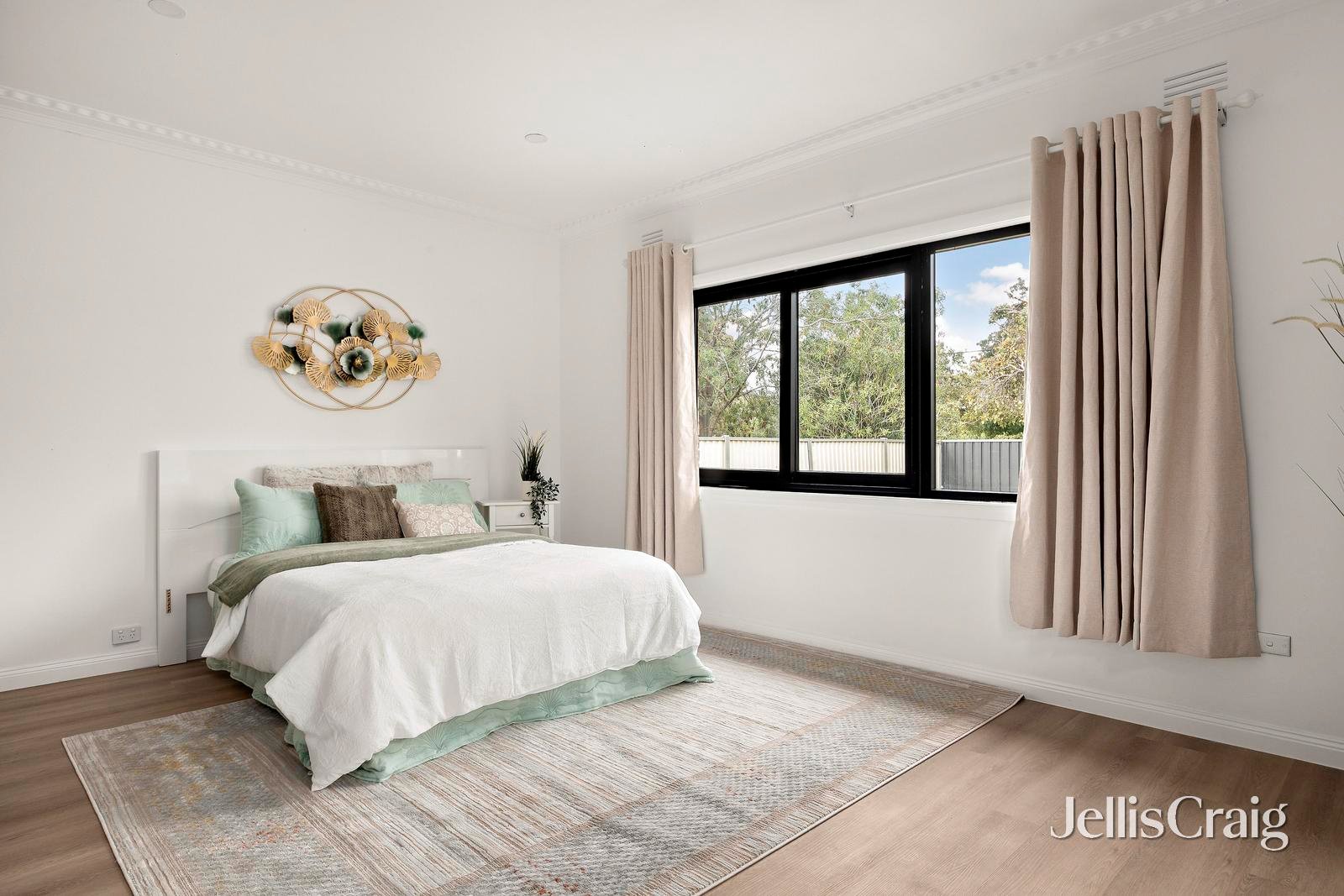 2 Lebanon Street, Strathmore image 9