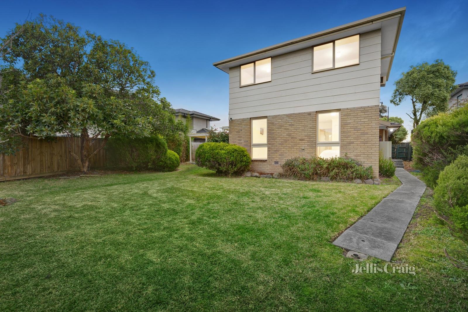 2 Leeds Road, Mount Waverley image 10