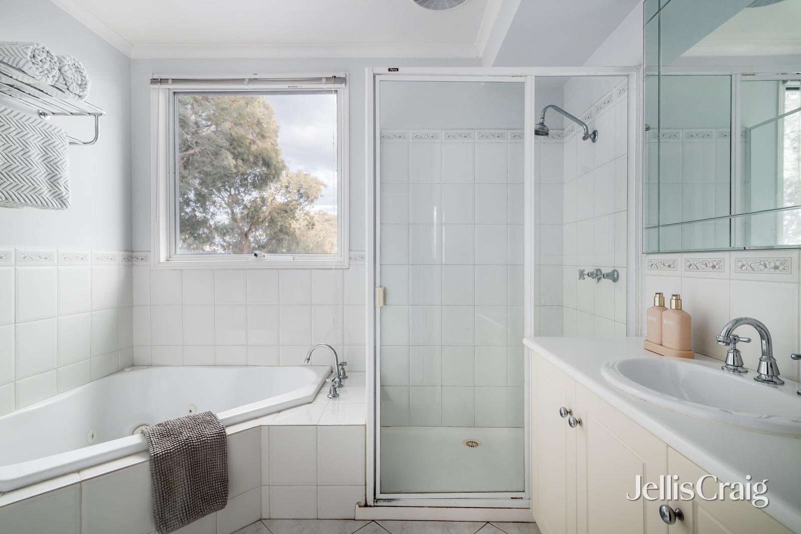 2 Lenkunya Court, Eltham North image 18