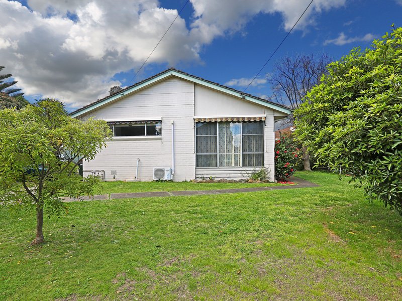 2 Leura Court, Corio image 2