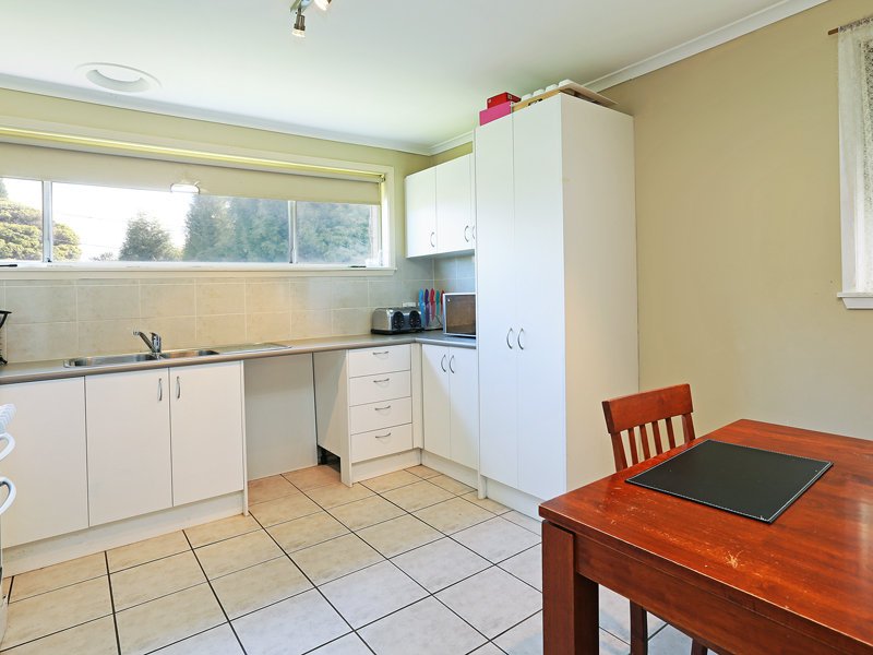 2 Leura Court, Corio image 4