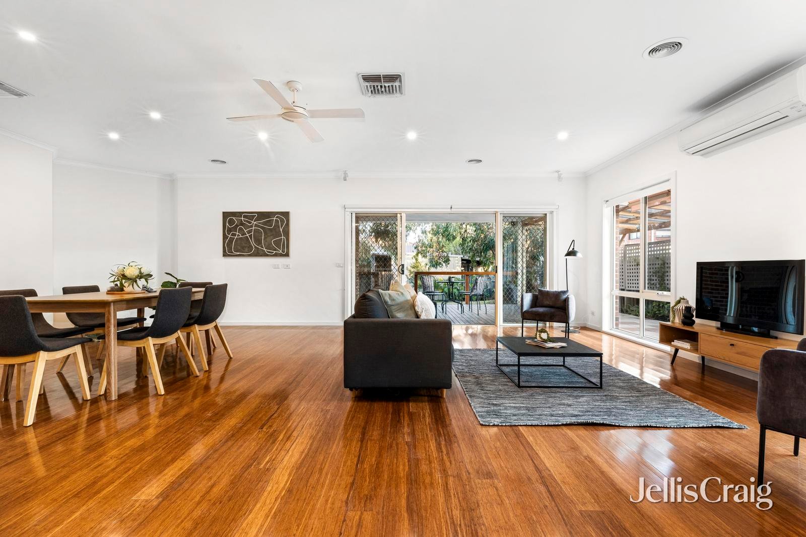 2 Lincoln Avenue, Glen&nbsp;Waverley image 3