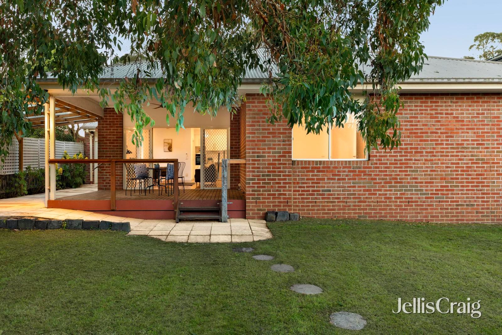 2 Lincoln Avenue, Glen&nbsp;Waverley image 14