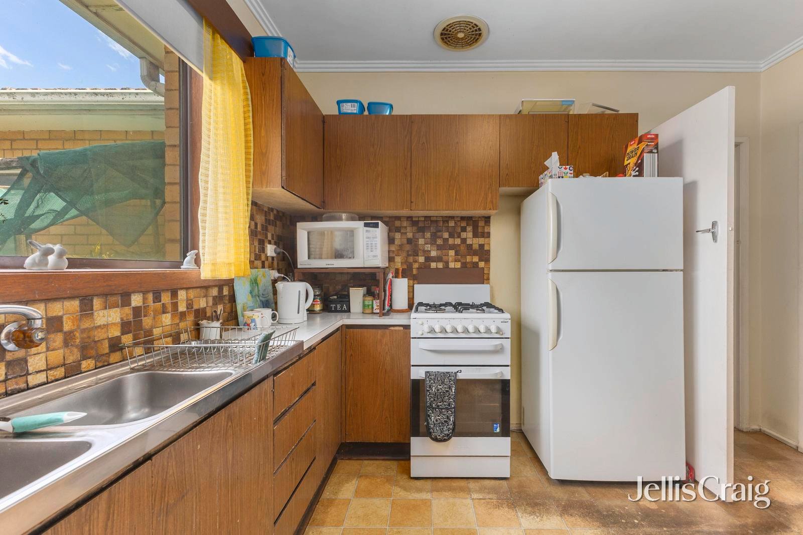 2 Lisbon Street, Glen Waverley image 5